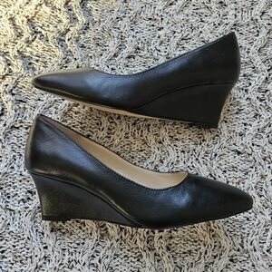 Adrienne Vittadini almond toe black leather wedge pumps